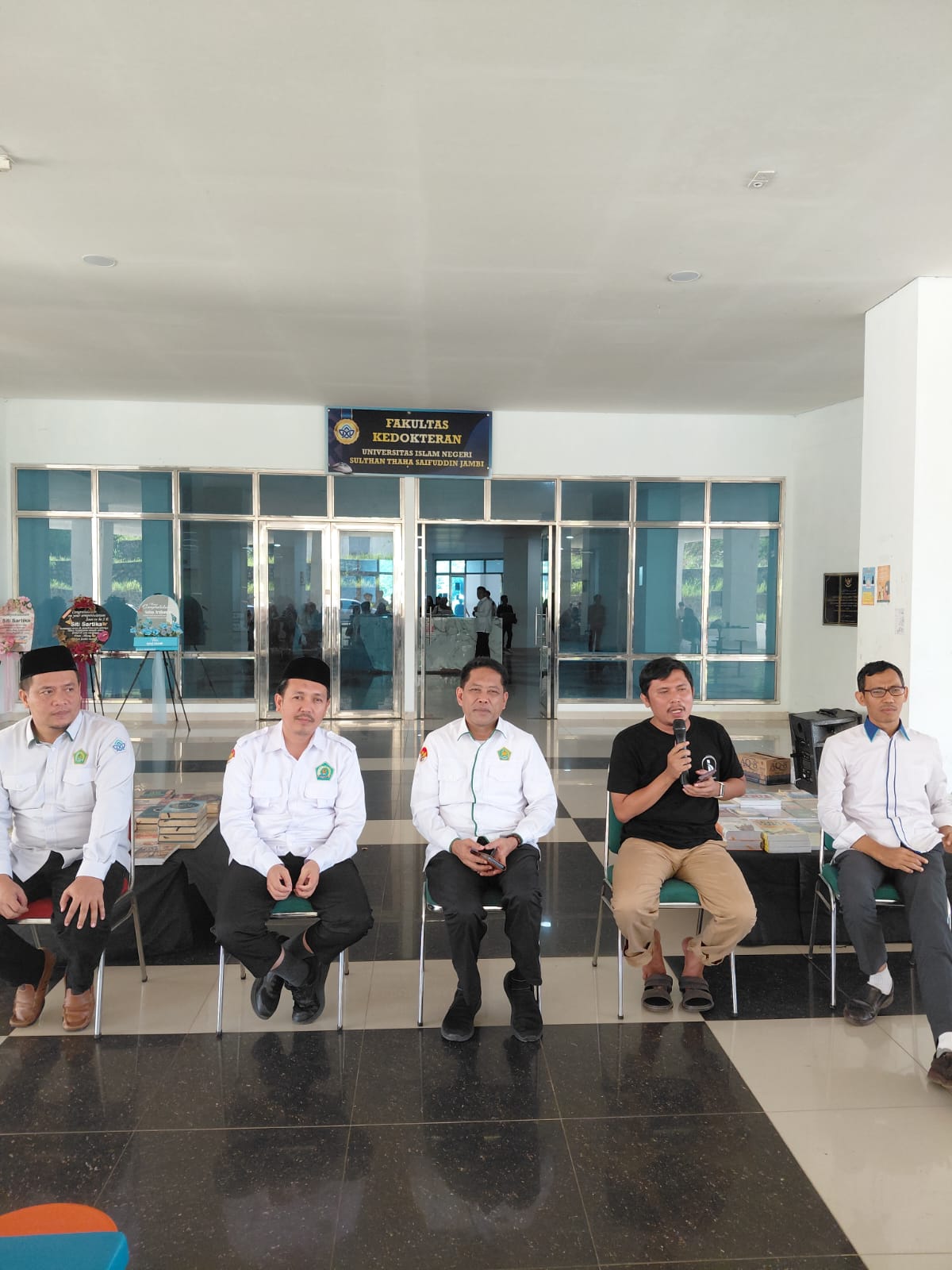 Membaca Buku, Melawan Kepunahan Budaya Akademik