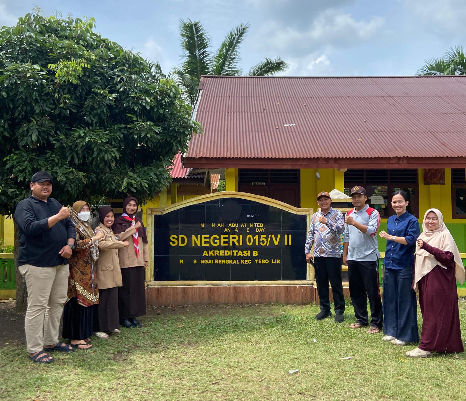 Peringati Hari Pramuka Nasional, Mahasiswa Kukerta Mandiri  Terlibat Langsung Sebagai Pembina Pramuka di SDN 015 Sungai Bengkal Tebo