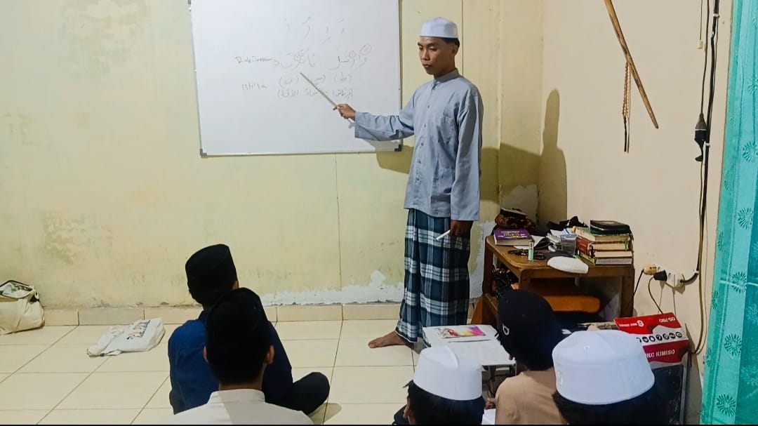 Menebar Cahaya Al Qur’an dan Seni Islami di TPA Daril Jinan Kelurahan Simpang Rimbo – Jambi
