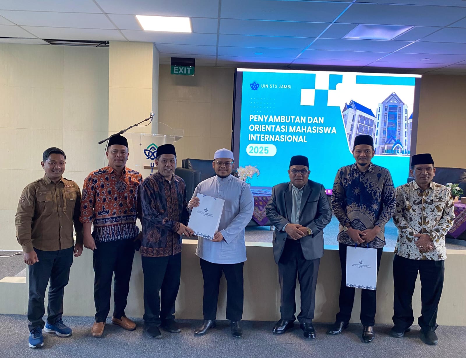 UIN STS Jambi Sukses Gelar Orientasi Mahasiswa Internasional Asal Malaysia dan Thailand