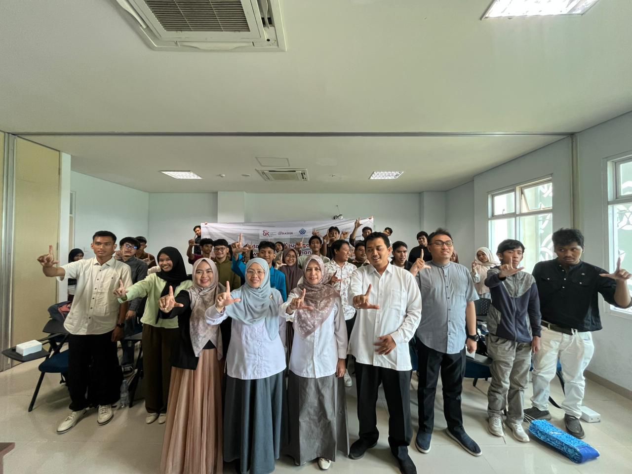 Mahasiswa Difabel UIN STS Jambi Ikuti Edukasi Keuangan Digital Bersama Duta OJK