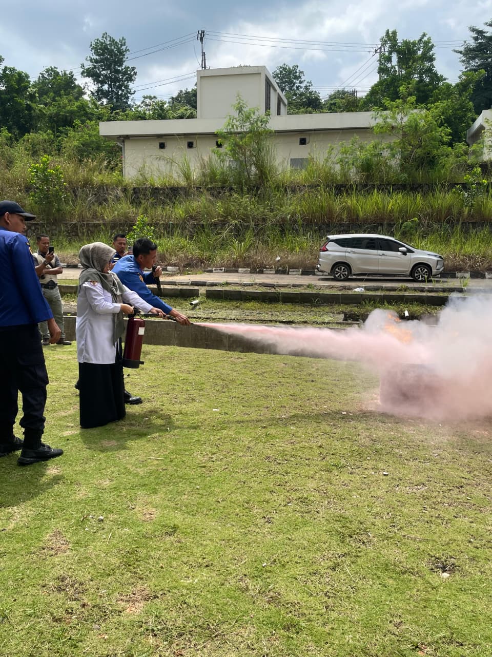 Pusat Lingkungan LPPM UIN Jambi Selenggarakan Simulasi Penanggulangan Kebakaran, Perkuat Kesiapsiagaan Sivitas Akademika
