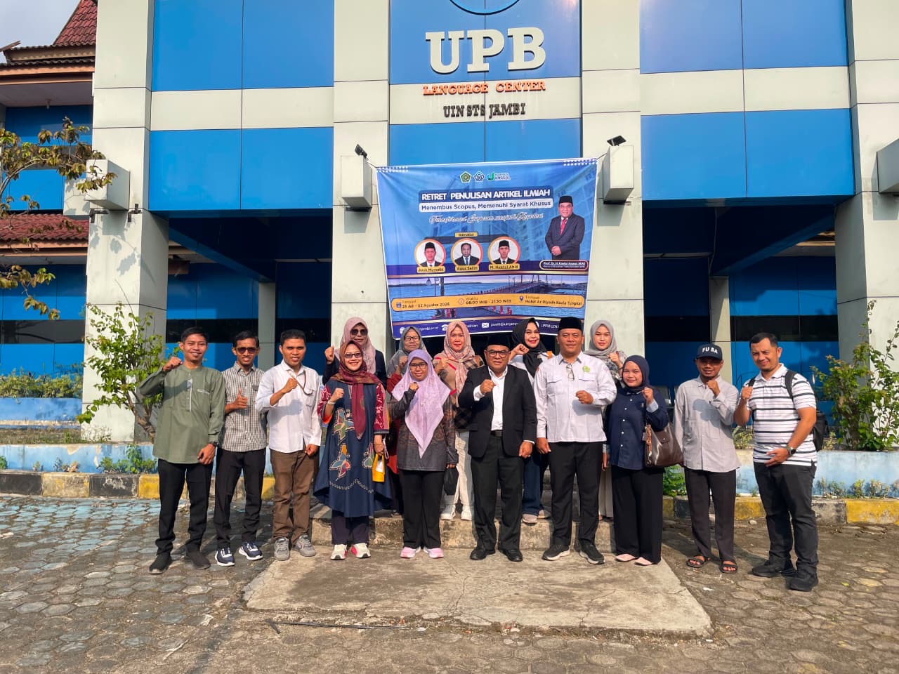 Lepas 20 Peserta Retret, Rektor UIN Jambi: Manfaatkan Momen Uzlah Akademik dengan Menghasilkan Artikel untuk Syarat Khusus Guru Besar