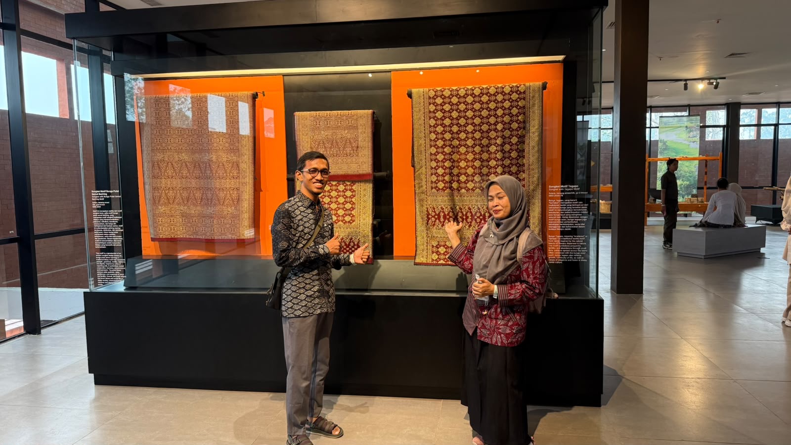 Tim LPPM Kenalkan Budaya Jambi kepada Reviewer Mora Funds